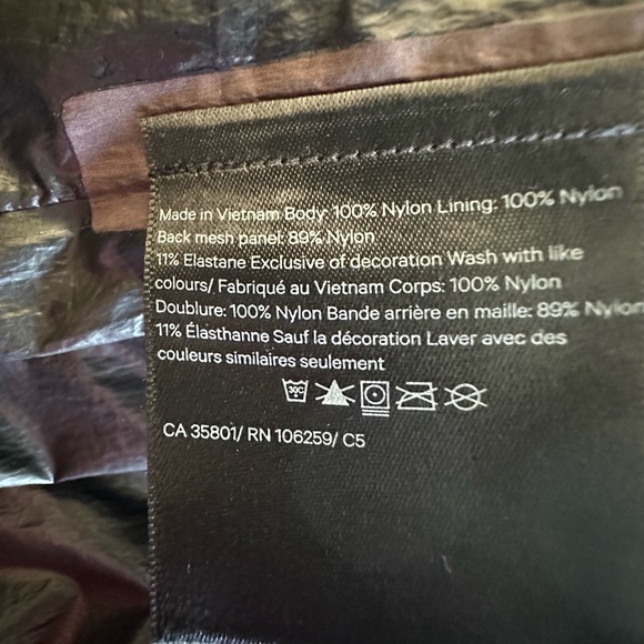 LULULEMON ladies waterproof rain/windbreaker Jacket - Picture 14 of 14